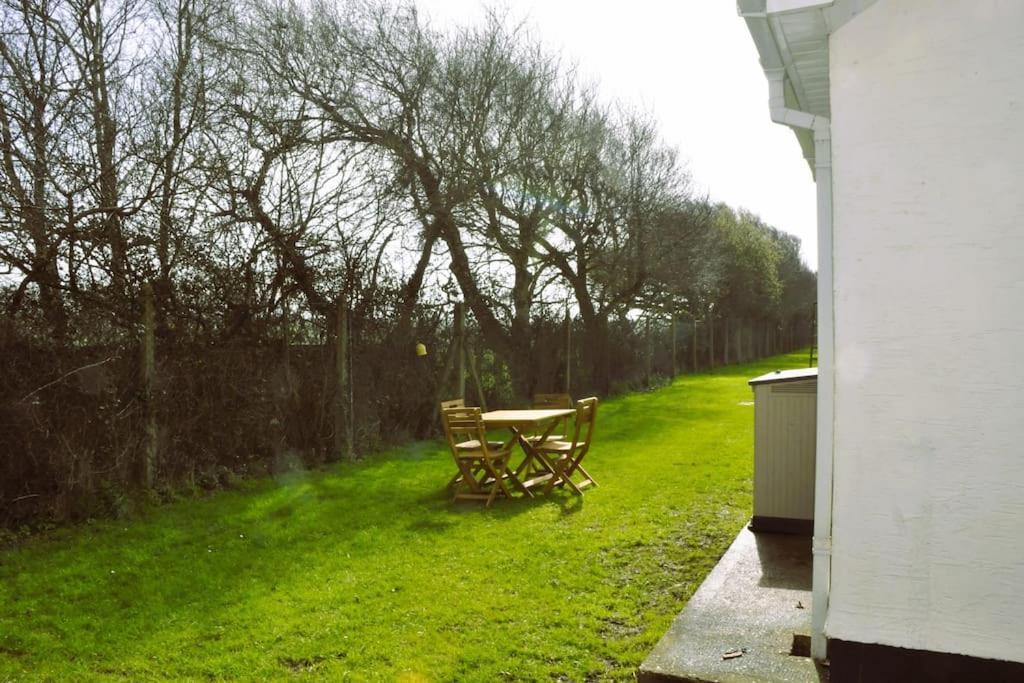 Ocean Breeze, Gower Holiday Village. Allows Dogs Swansea Eksteriør bilde